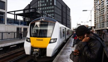 Thameslink delays LIVE: Travel chaos as passengers 'trapped in tunnel | UK | News