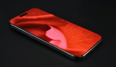 Apple will still be hit with $900 million in costs from tariffs