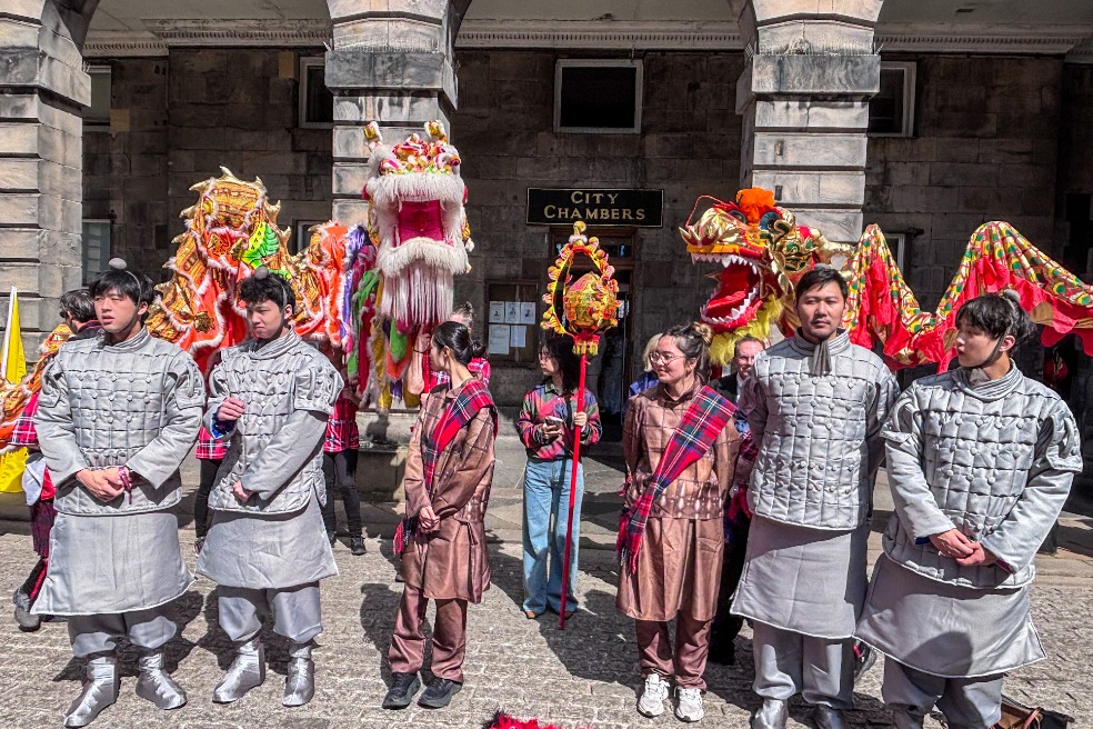 Traditional Chinese performances steal the show at Edinburgh's Tartan Parade - Opinion