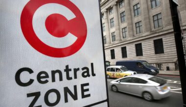 Scrapping congestion charge exemption for EVs 'threatens London's clean air gains'