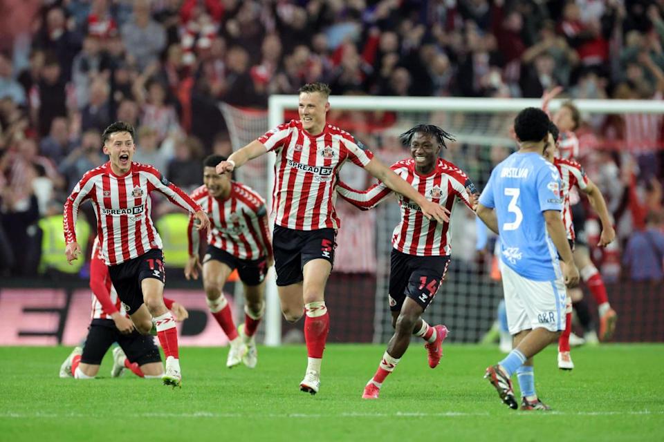 Sunderland's Dan Ballard celebrates his Coventry goal <i>(Image: Steve Welsh)</i>