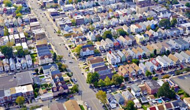 More economists think home prices will fall this year