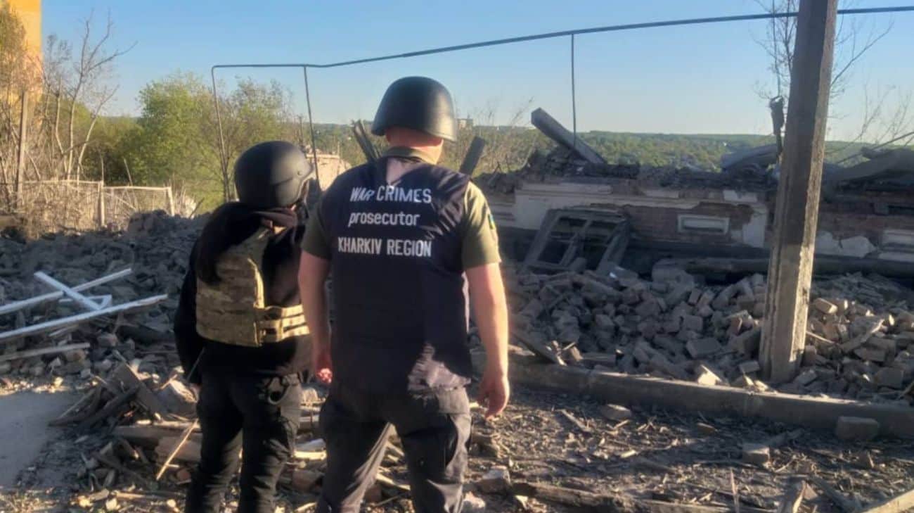 Russians launch large-scale air strike on Kupiansk in Kharkiv Oblast, killing one man – photos