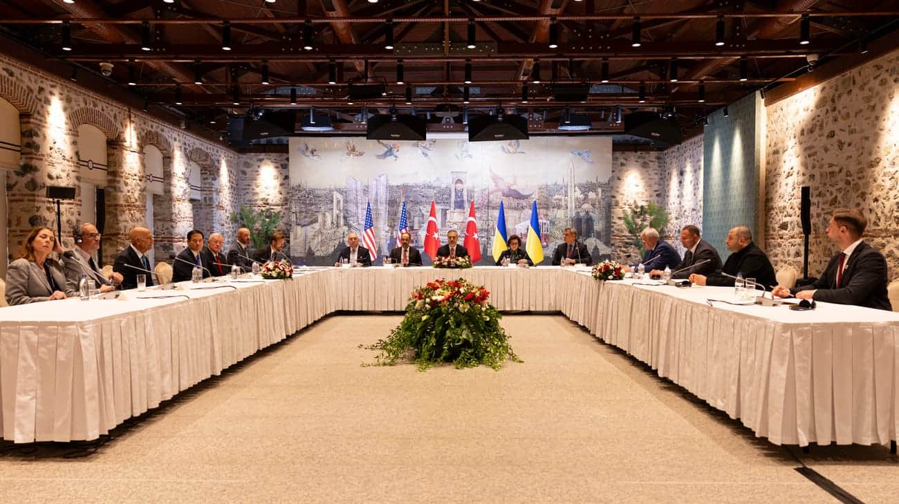 Russians brought 2022 talks papers to Istanbul and threaten major demand increase, sources say