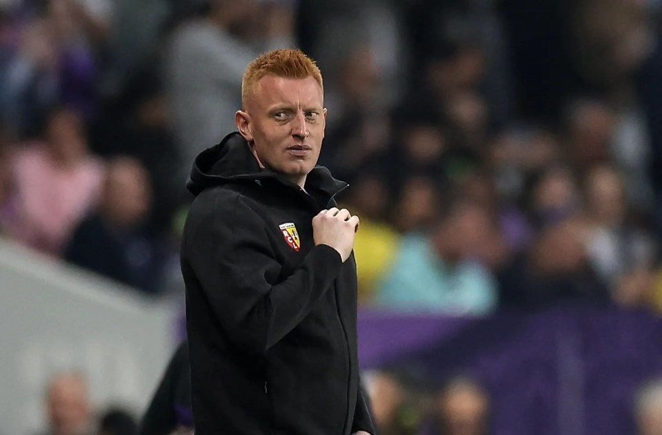 Still has stepped down as Lens manager