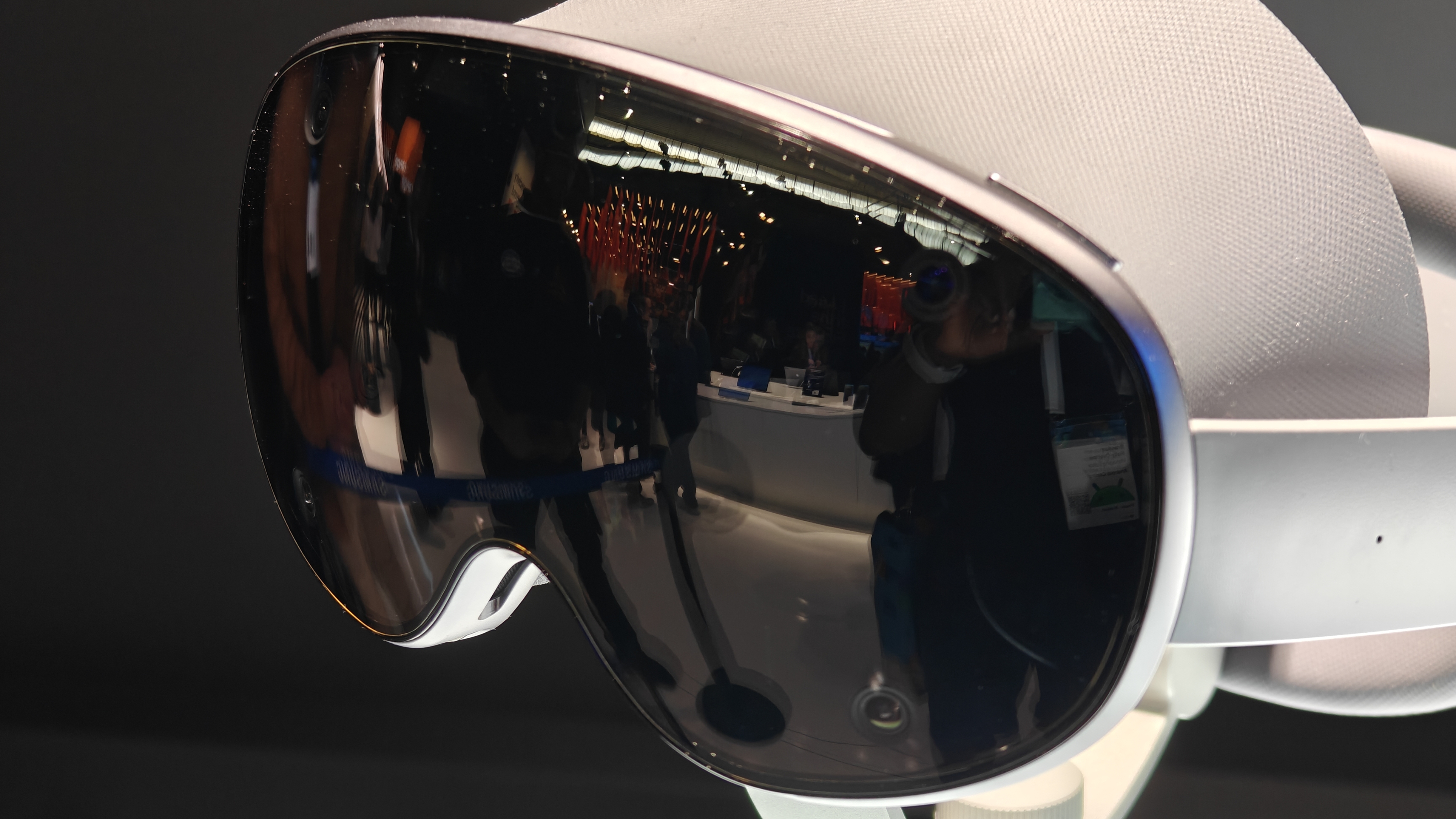 Samsung Project Moohan on display