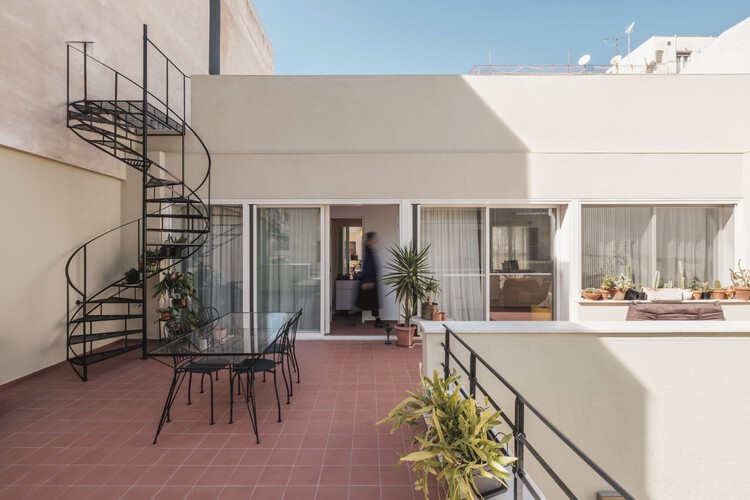 XT97 Modernist Housing / Lara Vartzioti - Image 1 of 24