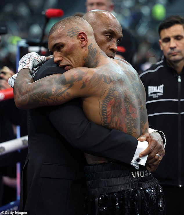 The 28-year-old shared a hug with his legendary father Nigel after going the distance