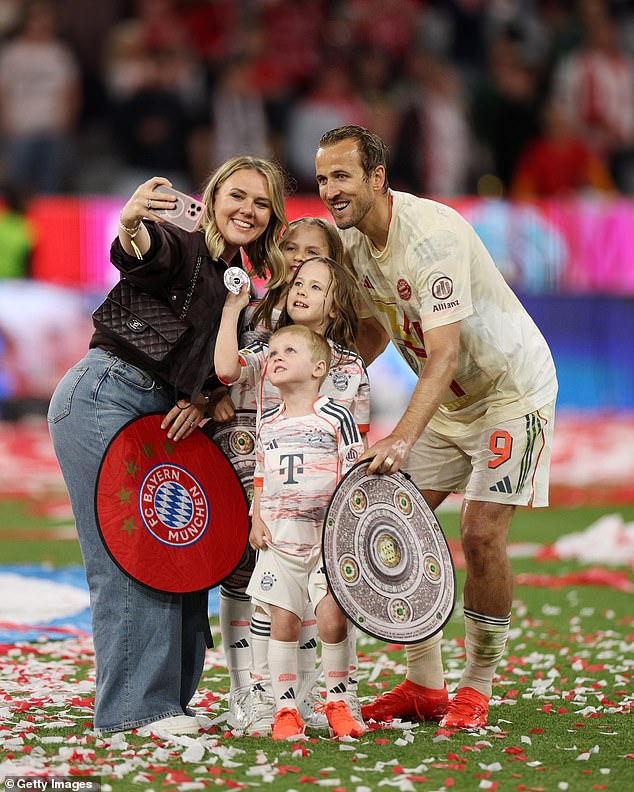 The couple also took in the moment with three of their four children at the Allianz Stadium on Saturday night