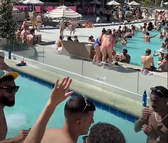 Jayden Bogle (bottom left) living the lavish life in Vegas with his Leeds team-mates as they celebrate promotion
