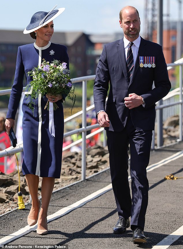 Kate wore a custom brooch designed by local jewellers James Porter & Son, established in 1858 in Glasgow's historic Argyll Arcade