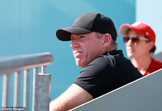Petchey’s advice from the stands depends entirely on the vagaries of the broadcast schedule.