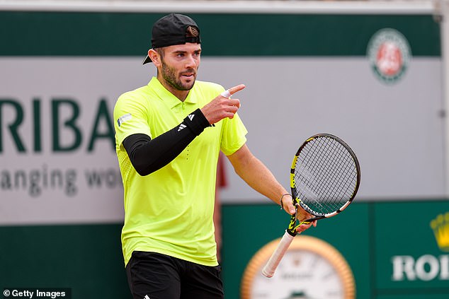 Jacob Fearnley beat Stan Wawrinka in straight sets on his French Open debut
