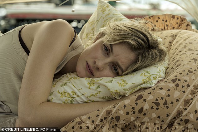 As she settles in, she also attempts to solve a 50-year-old local cold case that has haunted the island - and drawn in true crime tourists - for years