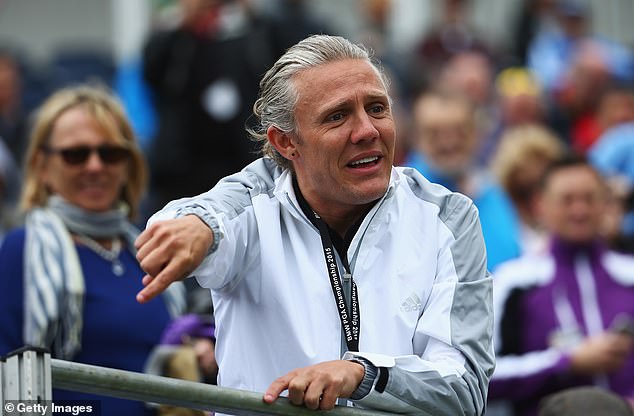 Former Premier League star Jimmy Bullard will compete in qualifiers for this year's The Open