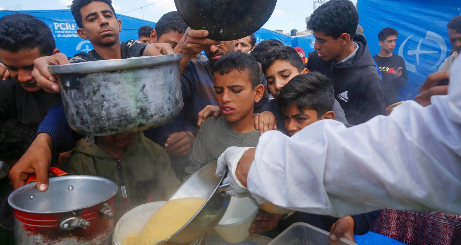 US foundation eyes takeover of Gaza aid | Israel-Palestine conflict News