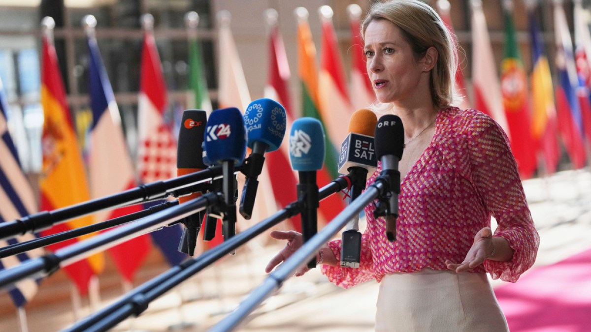EU and UK pile pressure on Russia with parallel sanctions | Russia-Ukraine war News