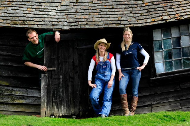 TELEVISION PROGRAMME, 'FARMER WANTS A WIFE', TX CHANNEL 5. DEREK with KARLA (left) and SARAH. Licensed by CHANNEL 5 BROADCASTING. Five Stills: 0207 550 5509. Free for editorial press and listings use in connection with the current broadcast of Channel 5 programmes only. This Image may only be reproduced with the prior written consent of Channel 5. Not for any form of advertising, internet use or in connection with the sale of any product.
