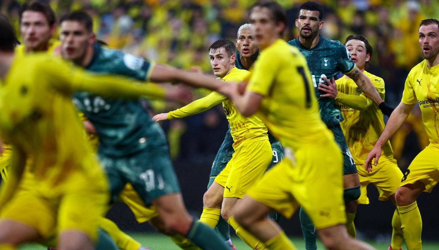 All eyes on the ball in a congested penalty area