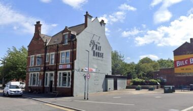 Appeal following assault at Hunslet pub