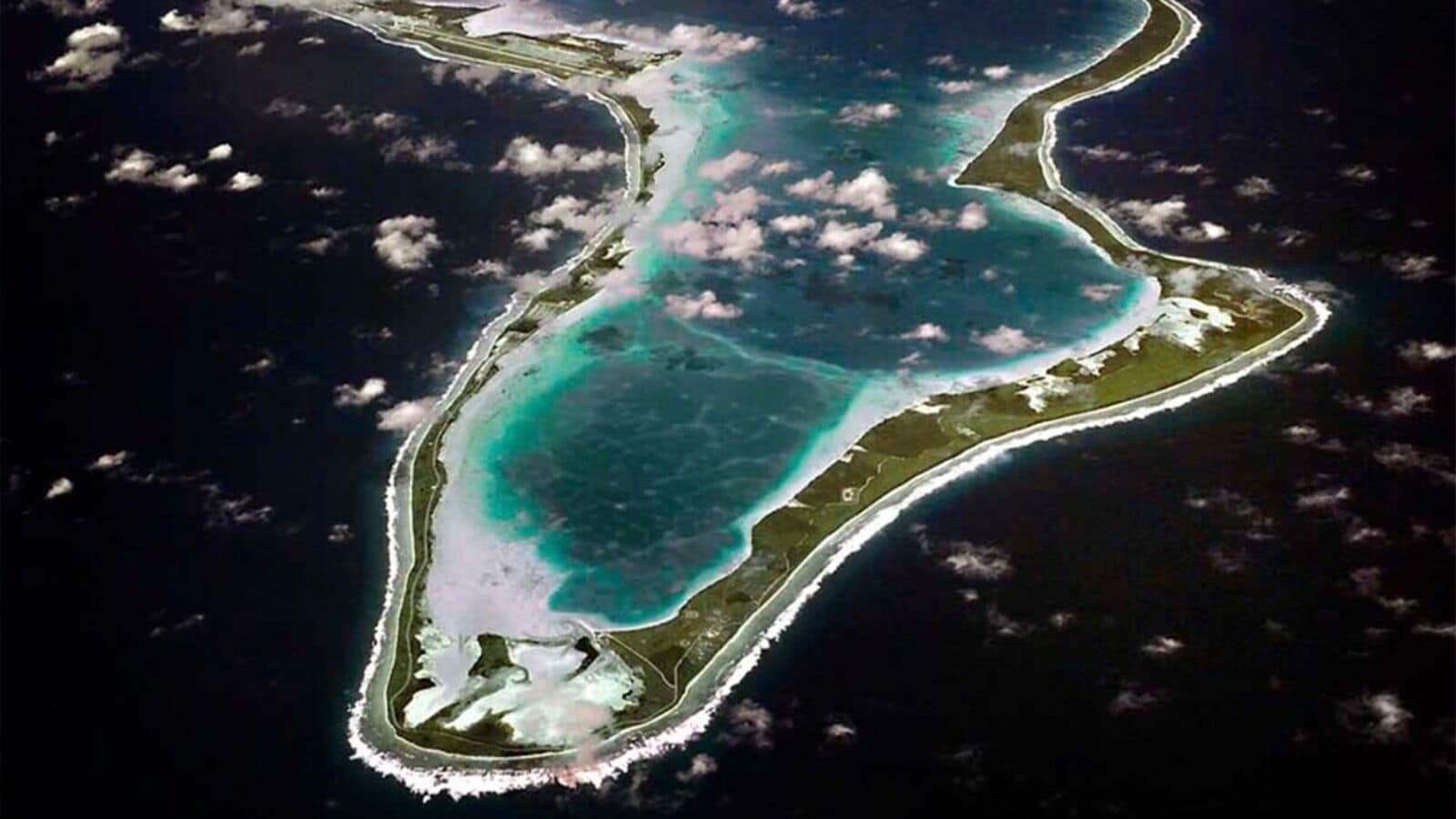 Britain signs multibillion dollar Chagos deal with Mauritius for control of US-UK air base
