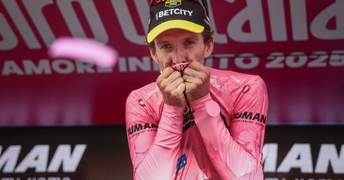 Yates seizes power and claims pink jersey in penultimate Giro stage - Team Visma