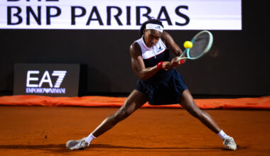 Gauff tops Linette for another Round of 16 spot