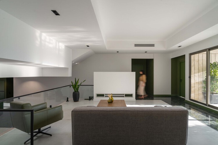 Mian Residential Project / Pi architects - Interior Photography, Sofa, Lighting, Table, Chair
