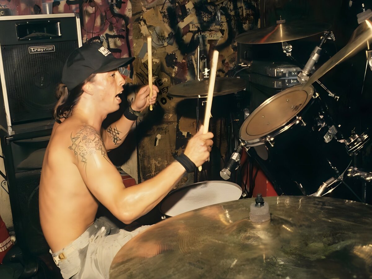 Dave Grohl - Drumming - Nirvana - 1993 - Far Out Magazine
