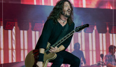 The artist Dave Grohl would cancel gigs to perform with