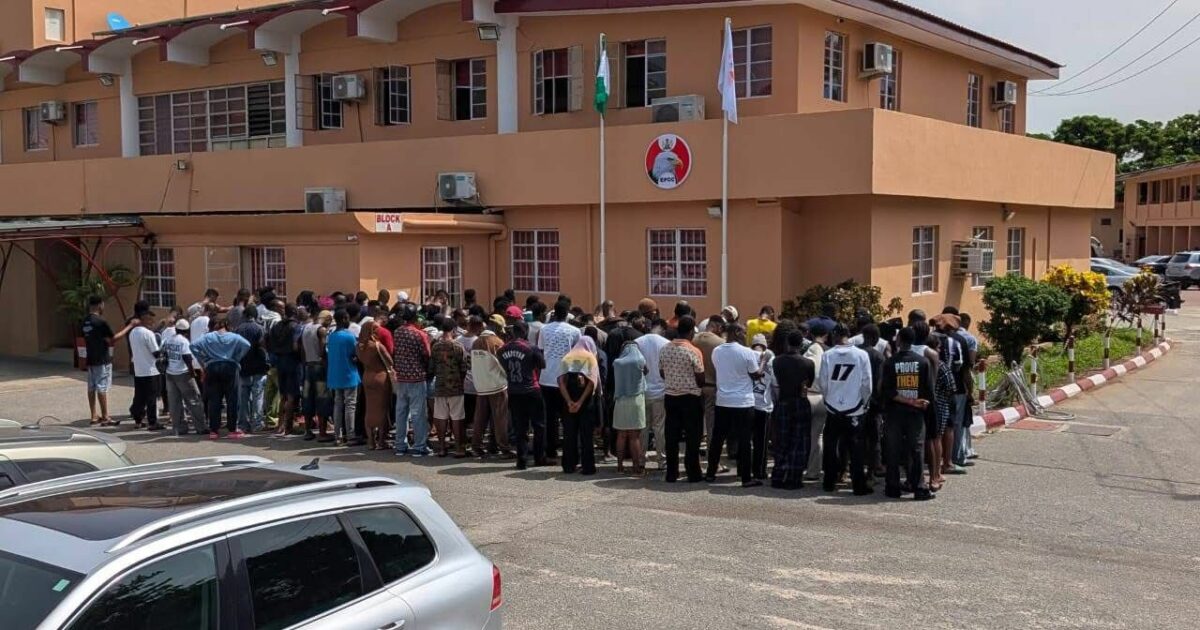 EFCC arrests 120 suspected internet fraudsters in Lagos