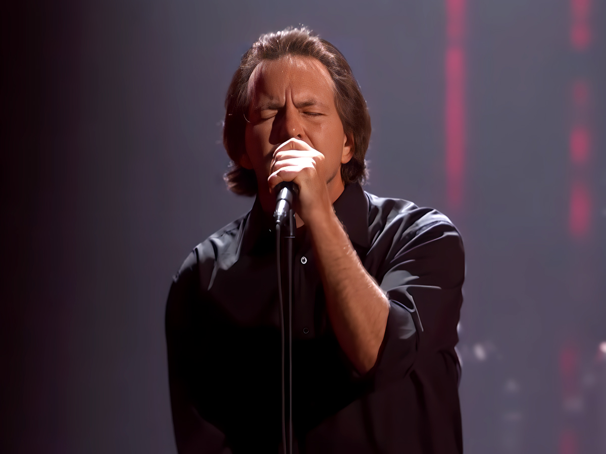 Pearl Jam back Bruce Springsteen following Donald Trump threat