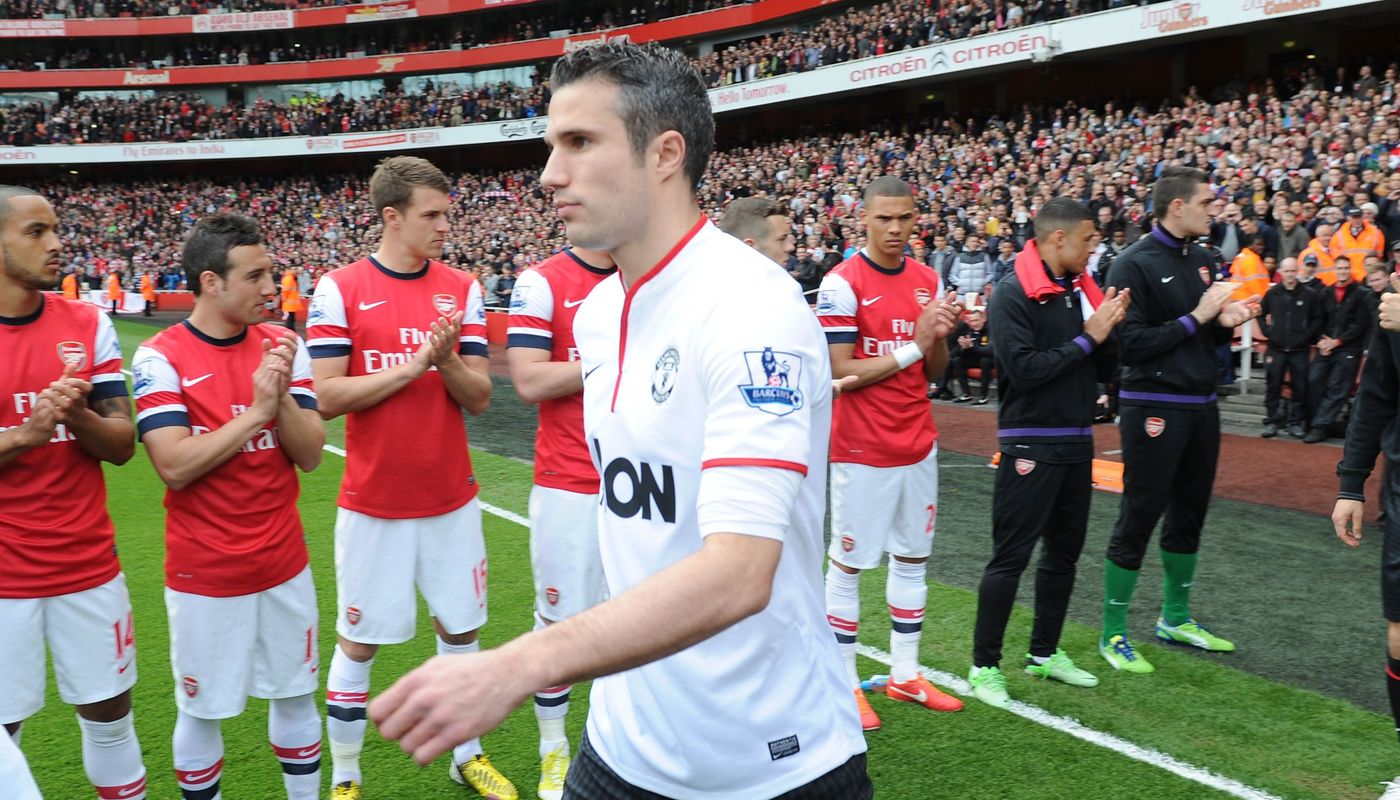 2012/13: Arsenal players applaud former team-mate Van Persie and title-winners Man Utd