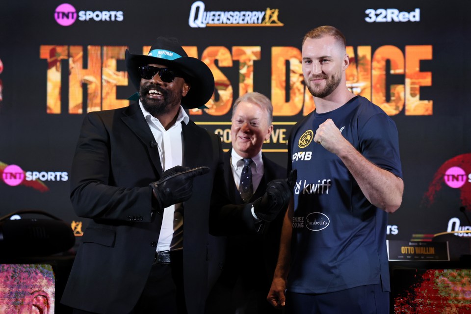 MANCHESTER, ENGLAND - FEBRUARY 06: Derek Chisora goes head to head with Otto Wallin as promoter Frank Warren looks on after a press conference ahead of their fight at Edwardian Hotel on February 06, 2025 in Manchester, England. (Photo by Alex Livesey/Getty Images)