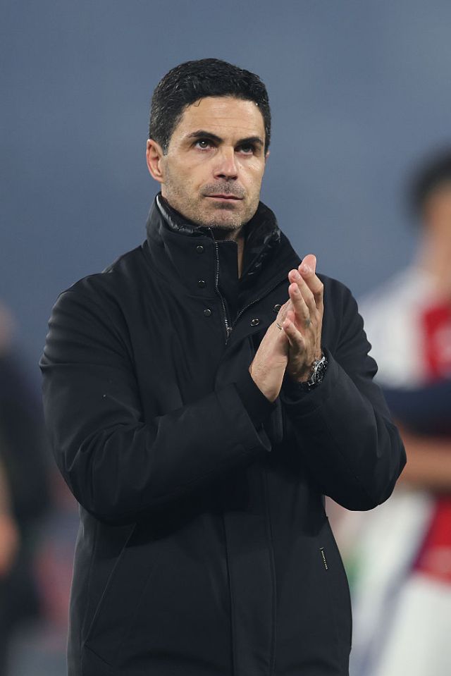 PARIS, FRANCE - MAY 7:  A dejected Mikel Arteta manager / head coach  of Arsenal applauds the fans at full time after being knocked out during the UEFA Champions League 2024/25 Semi Final Second Leg match between Paris Saint-Germain and Arsenal FC at Parc des Princes on May 7, 2025 in Paris, France. (Photo by Catherine Ivill - AMA/Getty Images)