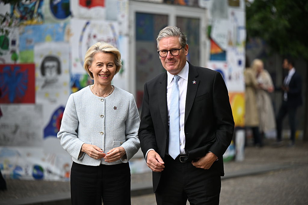 EU and UK aim to end Brexit era in London summit