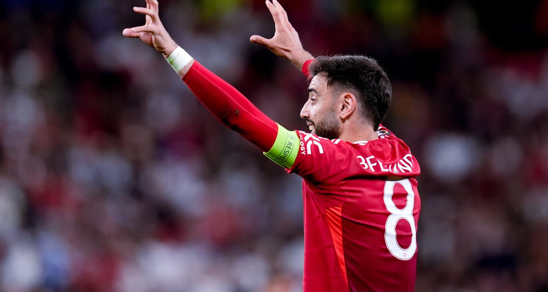 Bruno Fernandes' agent shares concerning 16-word message after Manchester United lose the Europa League final