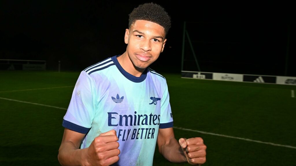 Andre Harriman-Annous celebrates Arsenal's FA Youth Cup win over Fulham (Photo via Arsenal Academy on Twitter)