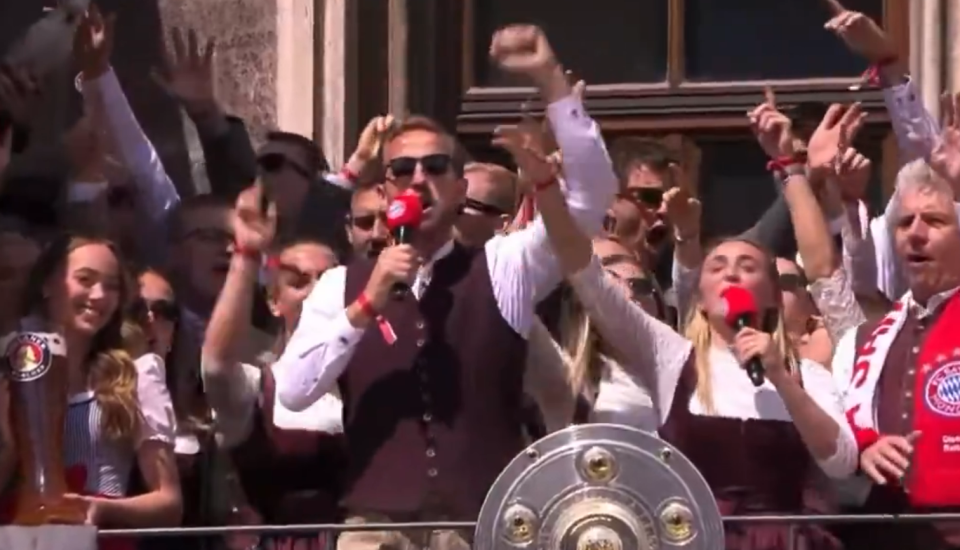 Kane and Stanway sung along to 'Sweet Caroline' in front of thousands