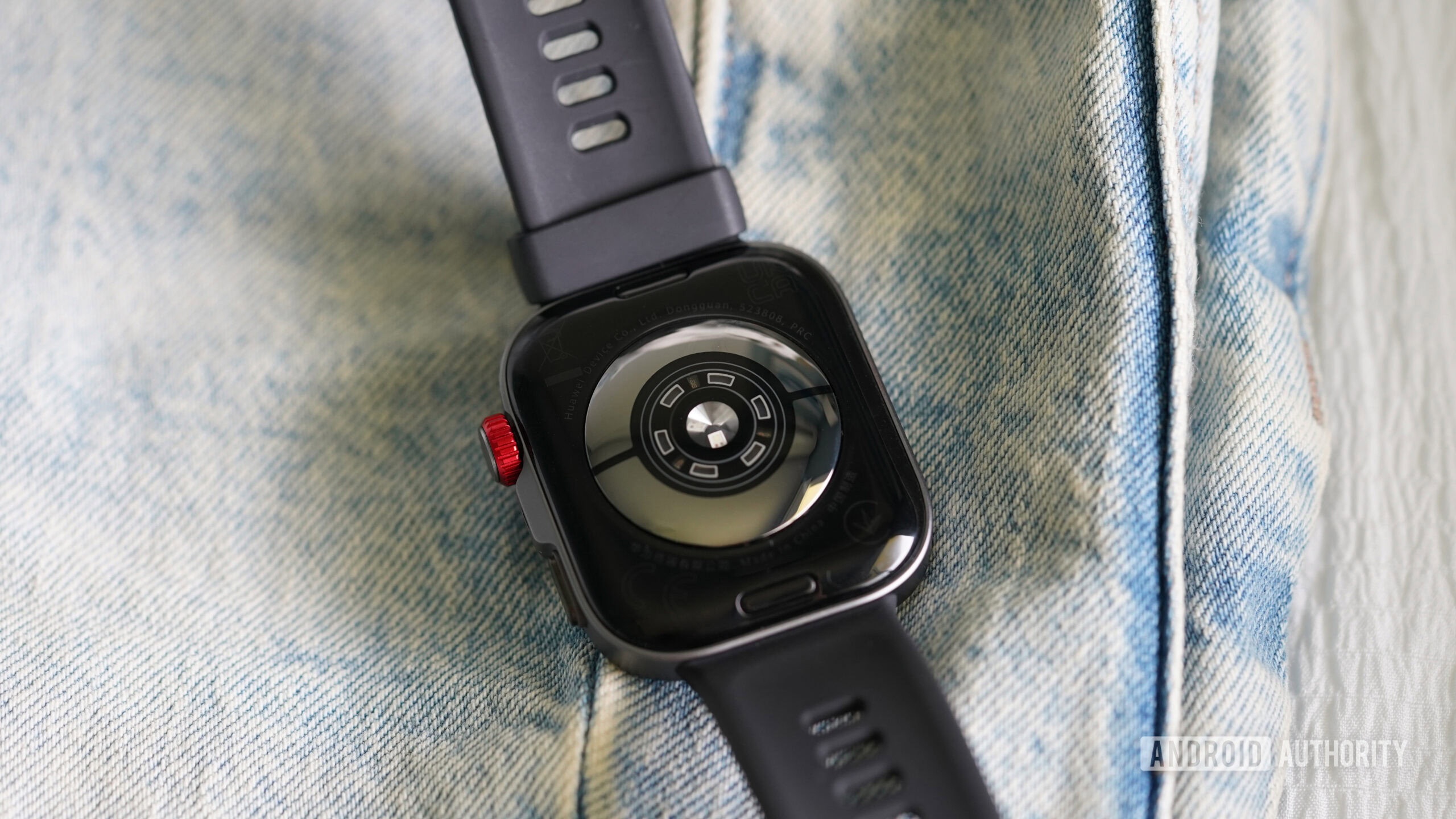 The Hauwei Watch Fit 4 Pro features a variety of sensors.
