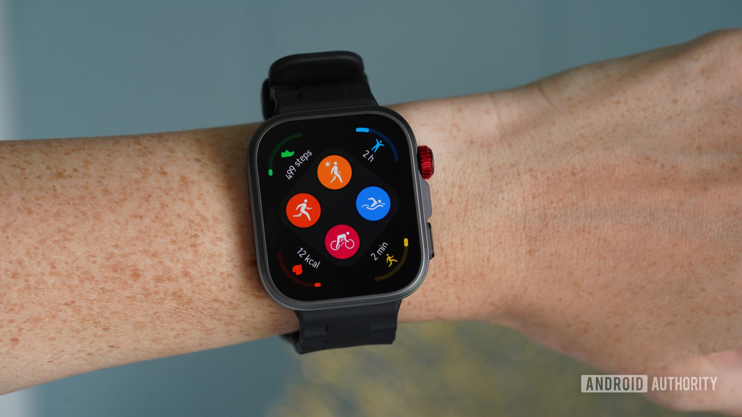 A user accesses the activites on their Huawei Watch Fit 4 Pro.
