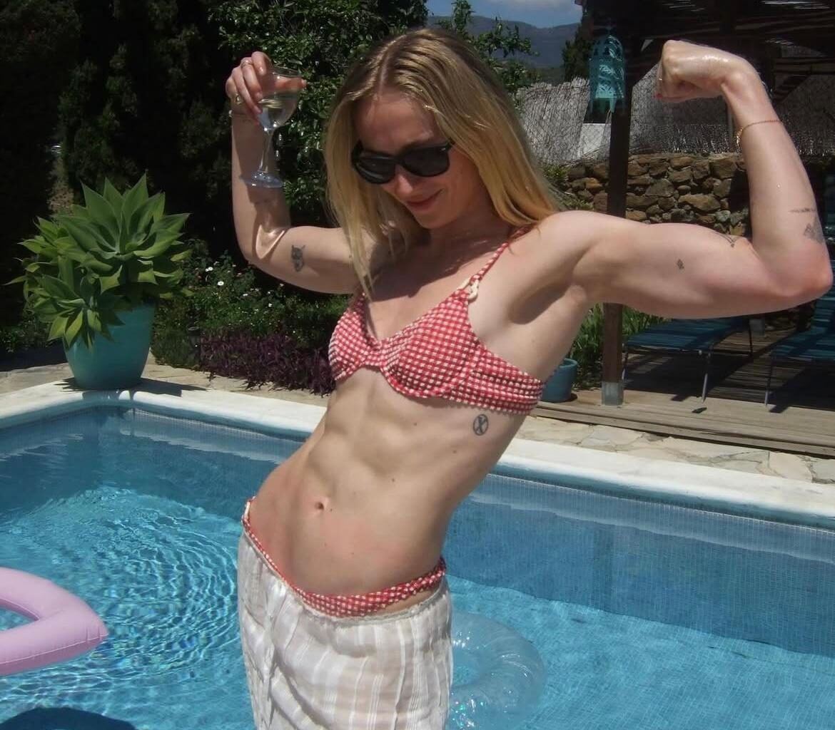 How to get abs like Sophie Turner and Gracie Abrams, according to a Pilates instructor