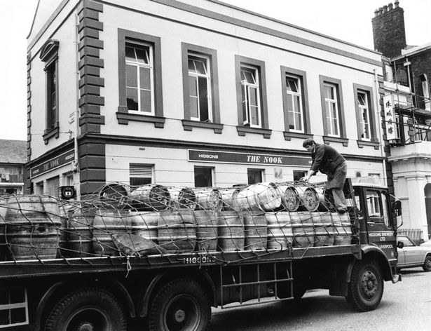 Higsons dray delivery to The Nook in Chinatown