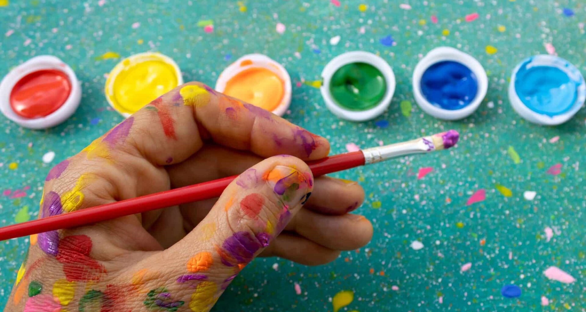 Left-Handed People More Common In Certain Mental Disorders, Major Study Finds