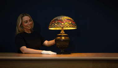 Rare lamp owned by music icon sells for £22k in Glasgow