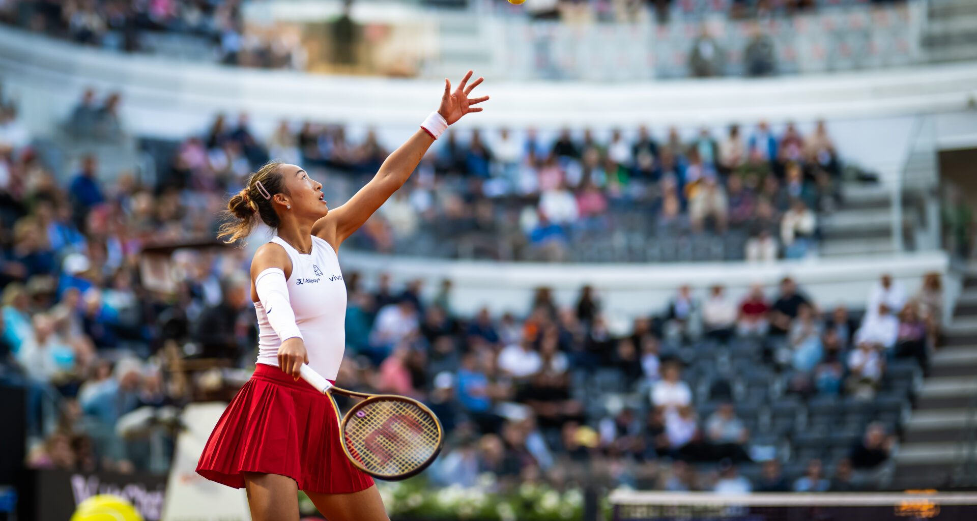 Zheng ends Sabalenka’s winning streak to reach the final four in Rome