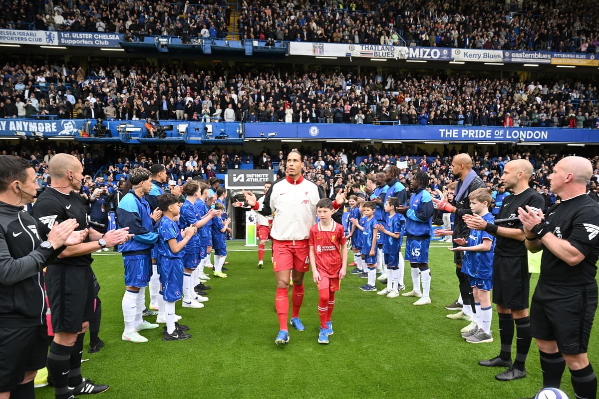 Liverpool: Arne Slot quizzed on Chelsea fans booing guard of honour amid summer transfer hint - London Evening Standard
