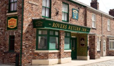 Coronation Street confirms return story for legend amid the end of another | Soaps