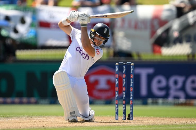 HAMILTON, NEW ZEALAND - DECEMBER 17: Jacob Bethell of England bats during day four of the Third Test Match in the series between New Zealand and England at Seddon Park on December 17, 2024 in Hamilton, New Zealand. (Photo by Hannah Peters/Getty Images)