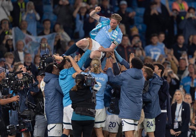 MANCHESTER, ENGLAND - MAY 20: Kevin De Bruyne of Manchester City is thrown in to the air by team mates after the Premier League match between Manchester City FC and AFC Bournemouth at Etihad Stadium on May 20, 2025 in Manchester, England. (Photo by Visionhaus/Getty Images)